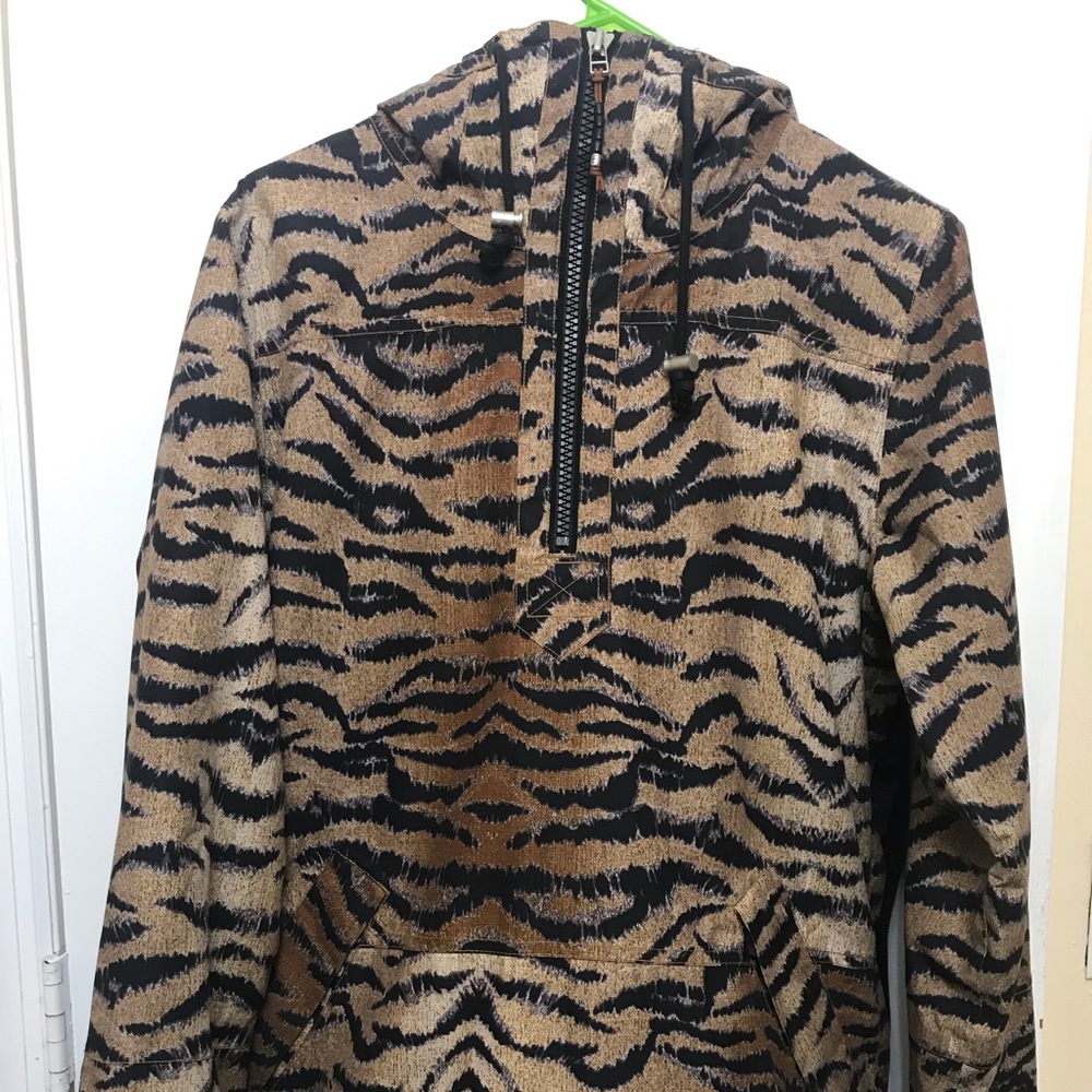 Women’s burton. Pullover snowboard jacket